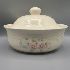 2 Qt Round Covered Casserole Tea Rose PFALTZGRAFF